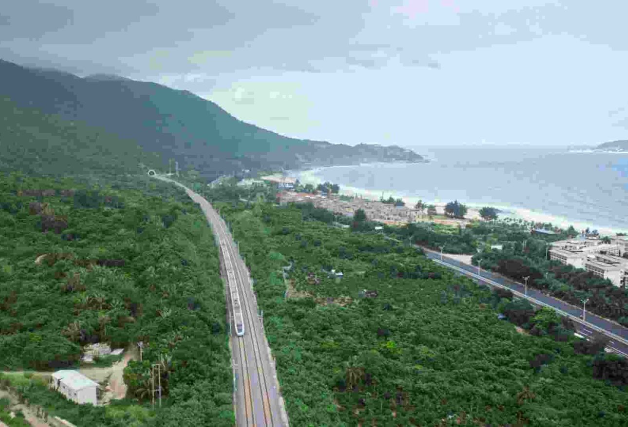 Хайнань железная дорога