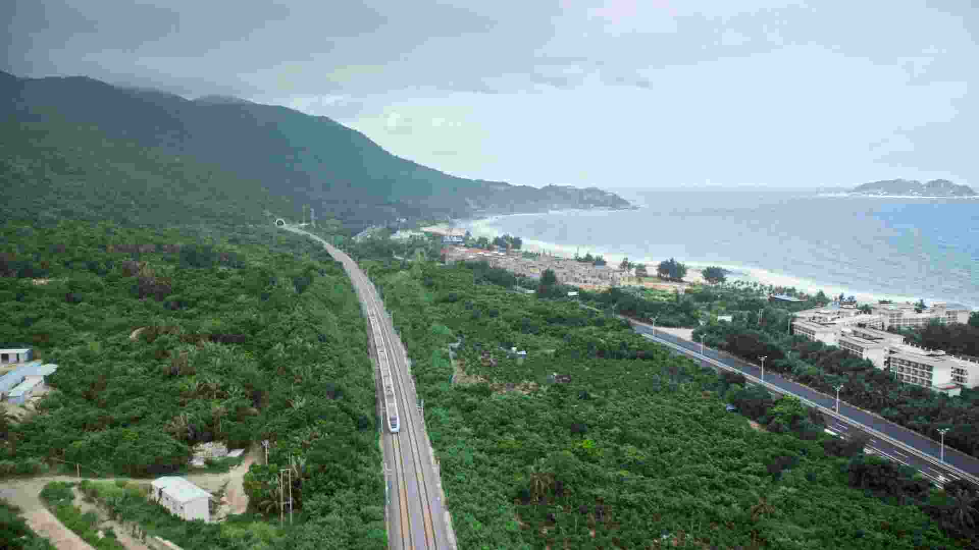 Хайнань железная дорога