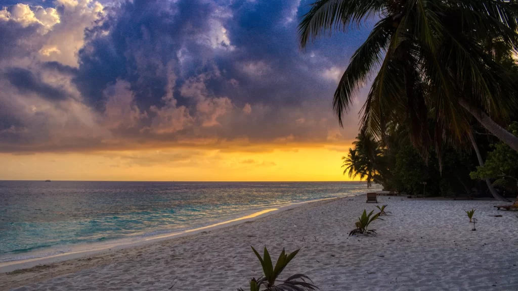 Мальдивы Закат на Ваадху